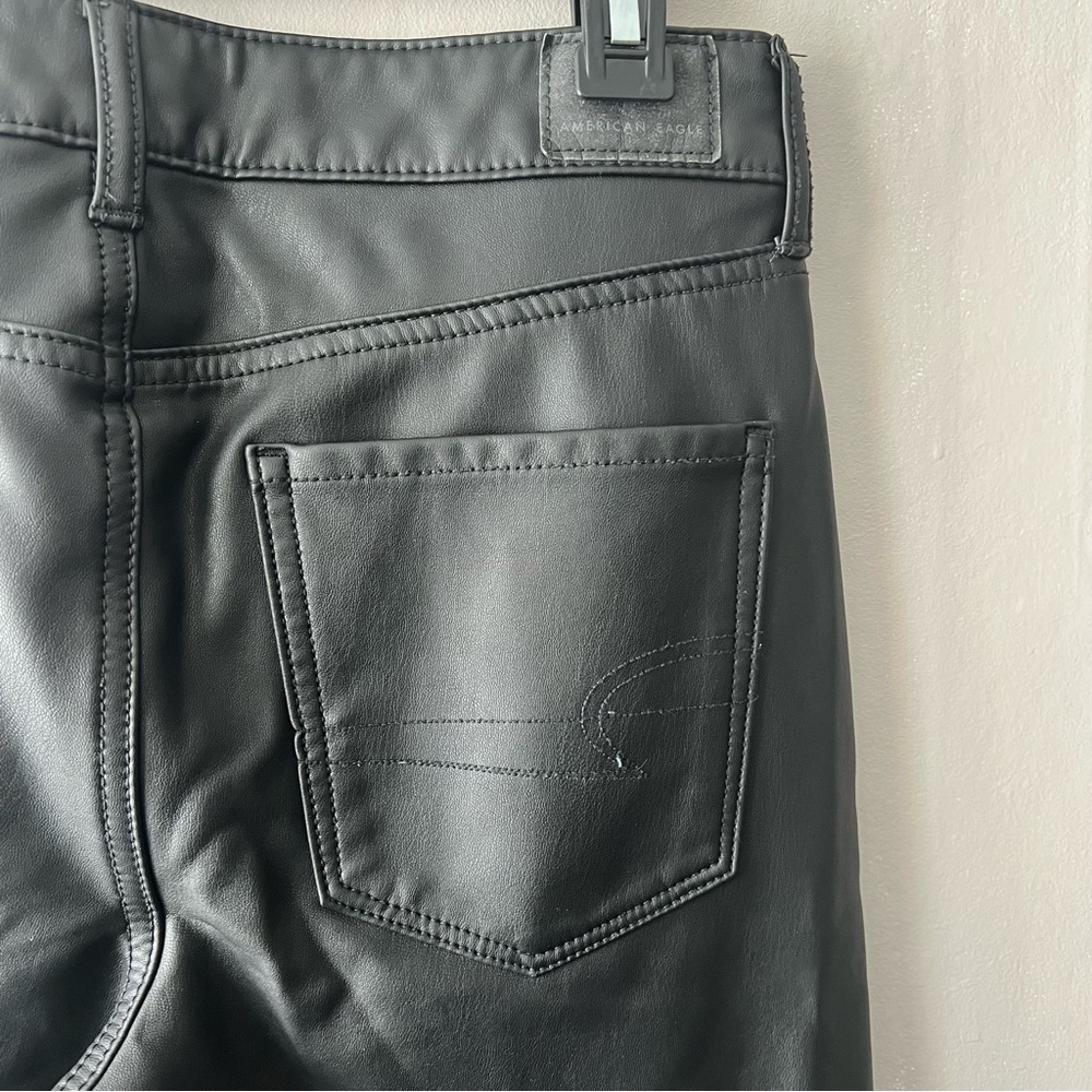 American Eagle Faux Leather Black Hi Rise Jeggings Size 6 - Picture 4 of 6
